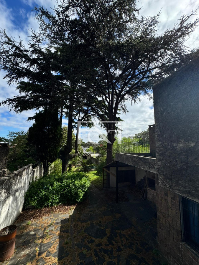 Casa ID.2848 - VENTA CASA 5 DORM. BARBACOA, JARDIN Y GARAGE EN BRAZO ORIENTAL