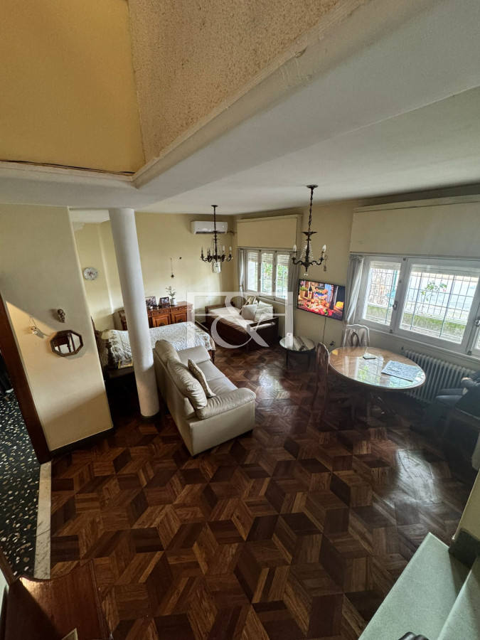 Casa ID.2848 - VENTA CASA 5 DORM. BARBACOA, JARDIN Y GARAGE EN BRAZO ORIENTAL