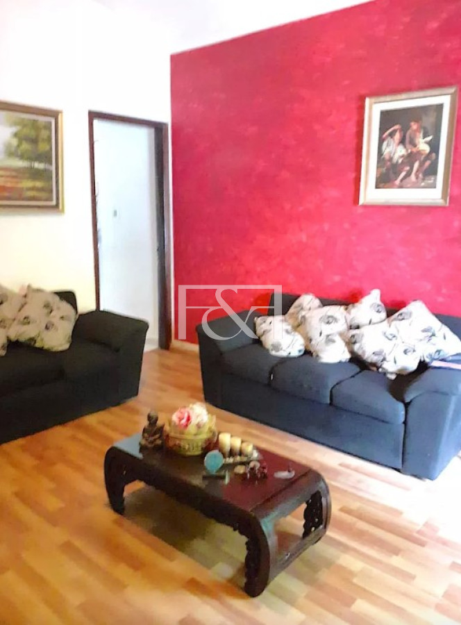 Casa ID.2701 - VENTA CASA 2 DORM. CON COCHERA Y JARDÍN EN BUCEO