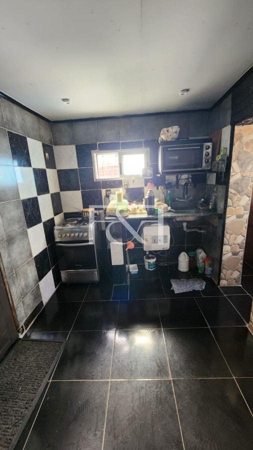 Casa ID.2431 - VENTA CASA DE 3 DORMITORIOS Y 2 APTOS EN CERRITO
