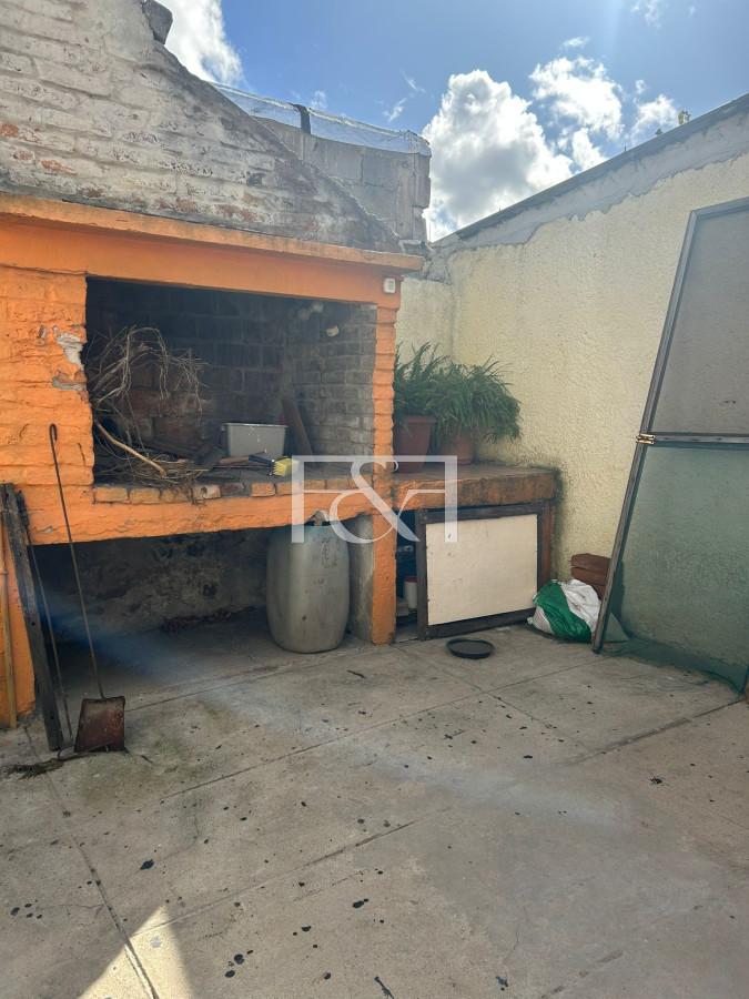Casa ID.2173 - Amplia casa con Local comercial y garage  en Belvedere