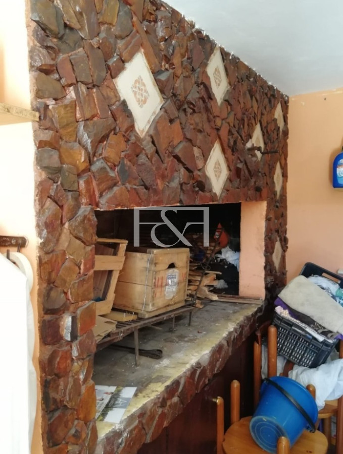Casa ID.2484 - VENTA CASA 5 DORMITORIOS CON GARAGE EN TRES CRUCES