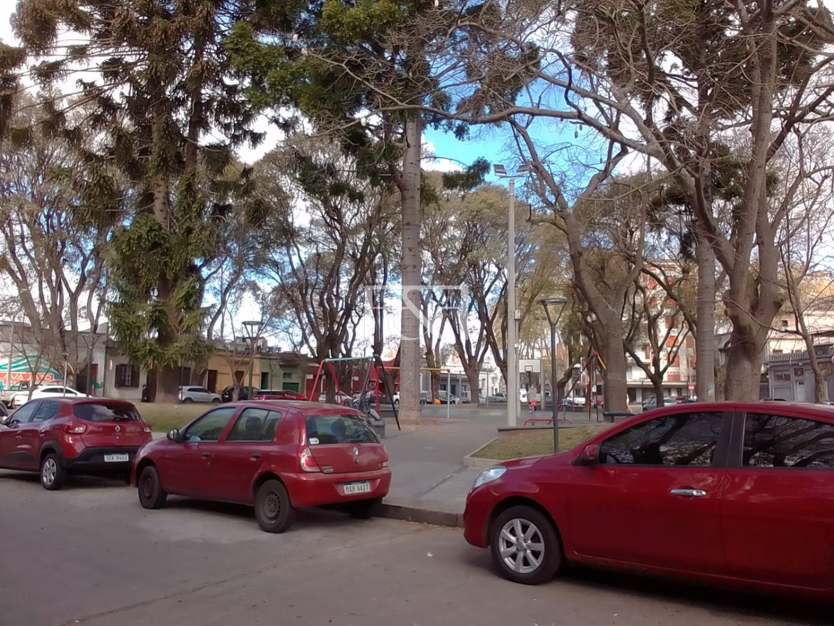 Casa ID.2264 - VENTA CASA 3 DORMITORIOS EN TRES CRUCES