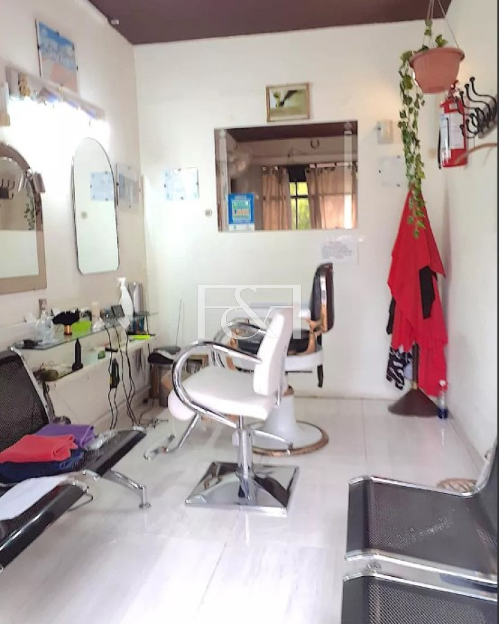 Casa ID.2701 - VENTA CASA 2 DORM. CON COCHERA Y JARDÍN EN BUCEO