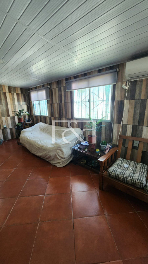 Casa ID.2431 - VENTA CASA DE 3 DORMITORIOS Y 2 APTOS EN CERRITO