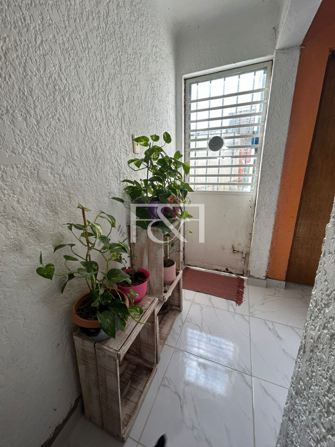 Casa ID.2173 - Amplia casa con Local comercial y garage  en Belvedere