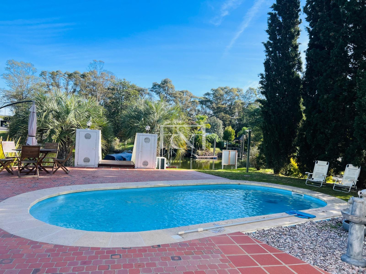 Casa ID.2744 - Venta casa en La Marina Santa Lucia