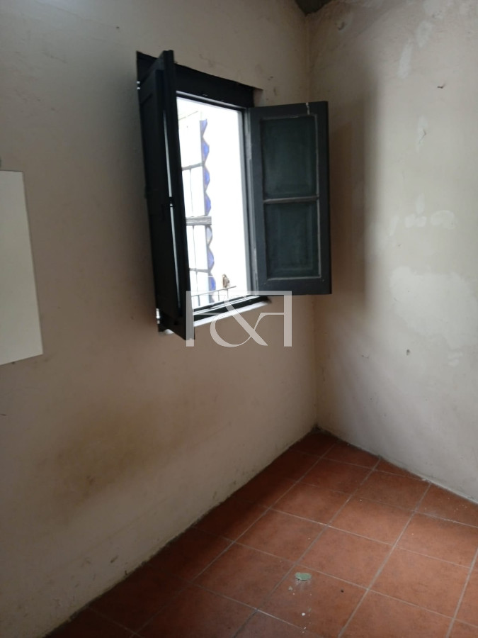 Casa ID.2255 - ¡ATENCIÓN INVERSIONISTAS! VENTA CASA DE 20 DORMITORIOS EN AV. AGRACIADA