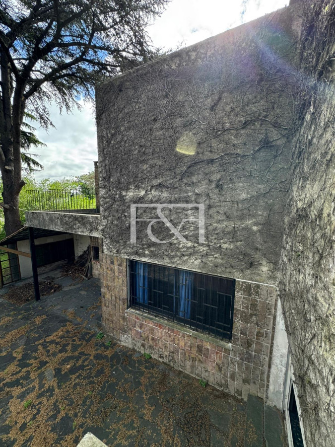 Casa ID.2848 - VENTA CASA 5 DORM. BARBACOA, JARDIN Y GARAGE EN BRAZO ORIENTAL