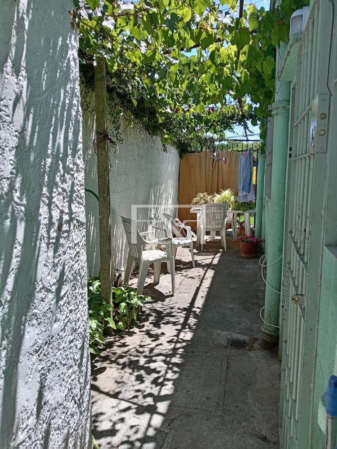 Casa ID.2642 - VENTA CASA DE DOS DORMITORIOS CON PATIO EN COLÓN