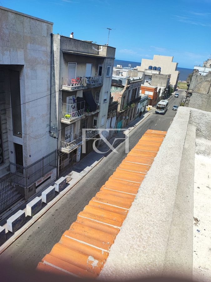 Casa ID.1336 - Venta Casa-Pensión 19 dormitorios. Ciudad Vieja. Oportunidad de Inversión