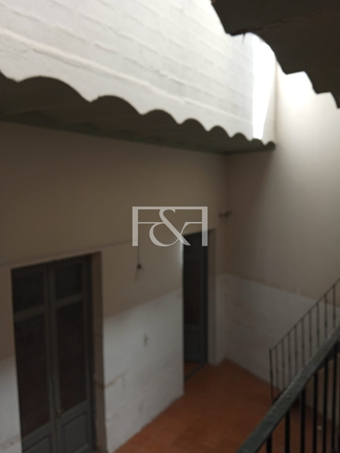 Casa ID.2255 - ¡ATENCIÓN INVERSIONISTAS! VENTA CASA DE 20 DORMITORIOS EN AV. AGRACIADA