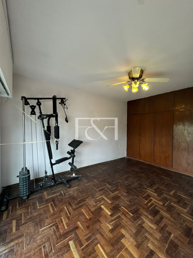 Casa ID.2848 - VENTA CASA 5 DORM. BARBACOA, JARDIN Y GARAGE EN BRAZO ORIENTAL