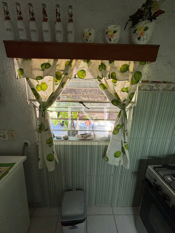 Casa ID.2664 - Venta Predio y Casa 2 dorm. + Jardín + Cochera + Fondo en Paso de la Arena