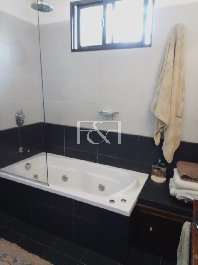 Casa ID.2876 - VENTA , DIVINA CASA , 4 DORMITORIOS , 4 BAÑOS , A MTRS DE LA PLAYA , EL PINAR 