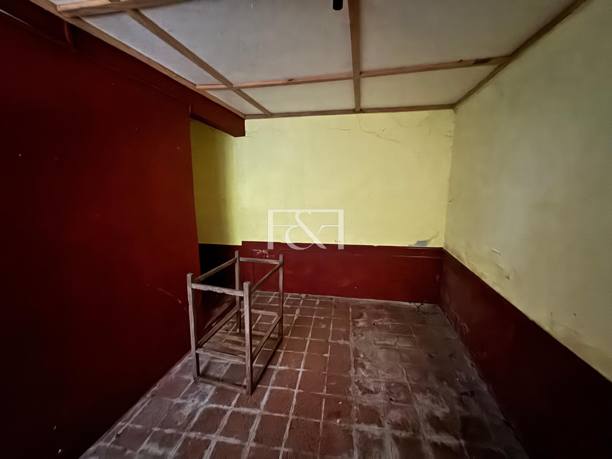Casa ID.2721 - Atencion Inversionista !! Venta 1 casa con garaje mas 7 apartamentos
