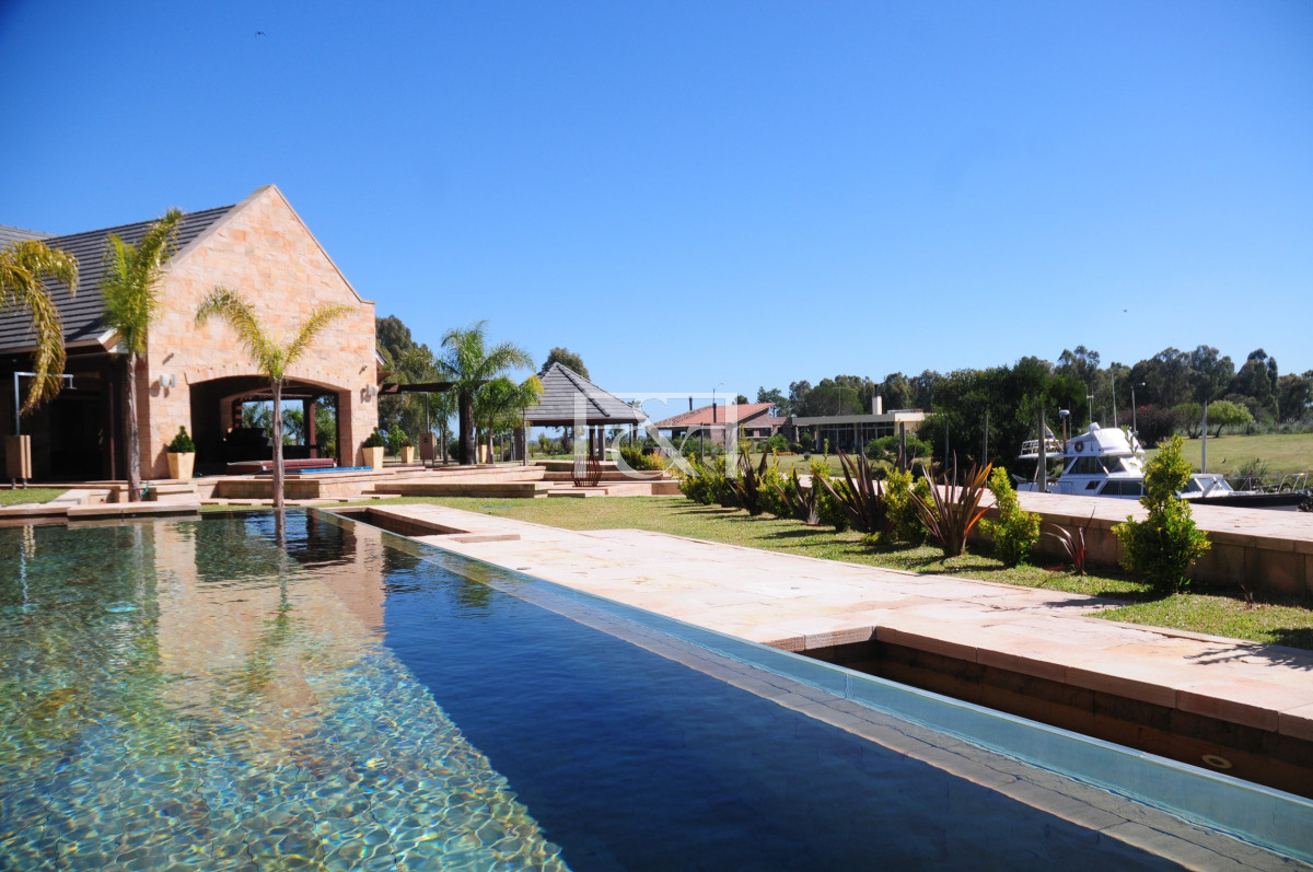 Casa ID.2743 - Venta Casa 5 dormitorios en Marina de Santa Lucía