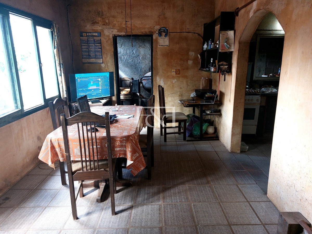 Casa ID.2315 - Se vende casa de dos dormitorios con espectacular terreno a una cuadra de la Rambla, Lomas de Solymar.