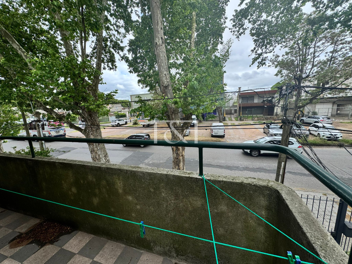 Casa ID.2848 - VENTA CASA 5 DORM. BARBACOA, JARDIN Y GARAGE EN BRAZO ORIENTAL