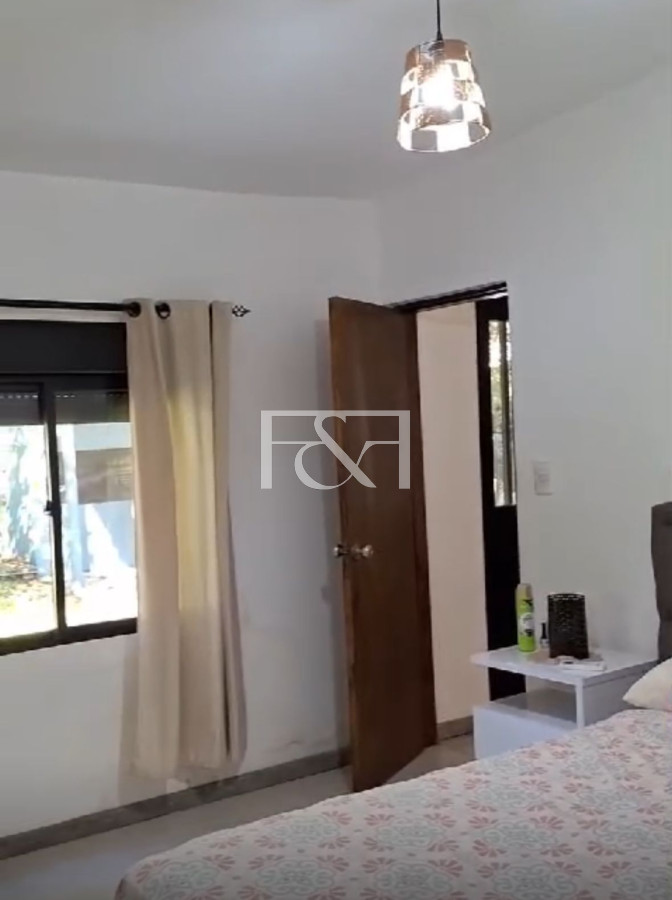 Casa ID.2822 - Venta hermosa casa 2 dormitorios, 2 Baños , terreno. Santa Ana  