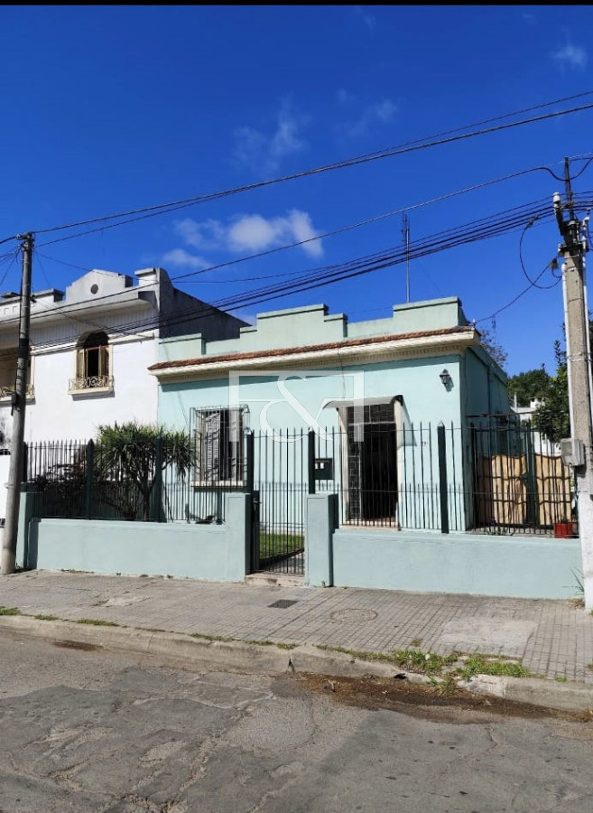 Casa ID.2642 - VENTA CASA DE DOS DORMITORIOS CON PATIO EN COLÓN