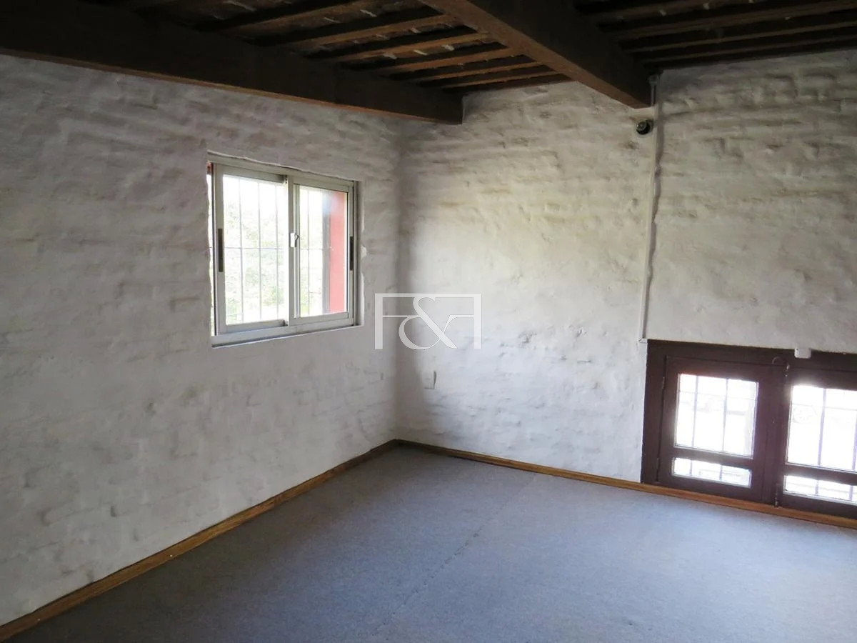 Casa ID.2321 - Se vende en Sayago Casa de 4 Dormitorios