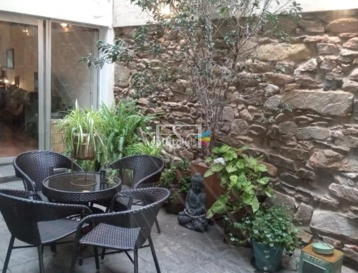 Casa ID.2556 - VENTA CASA 4 DORMITORIOS Y PARRILLERO EN PARQUE RODO