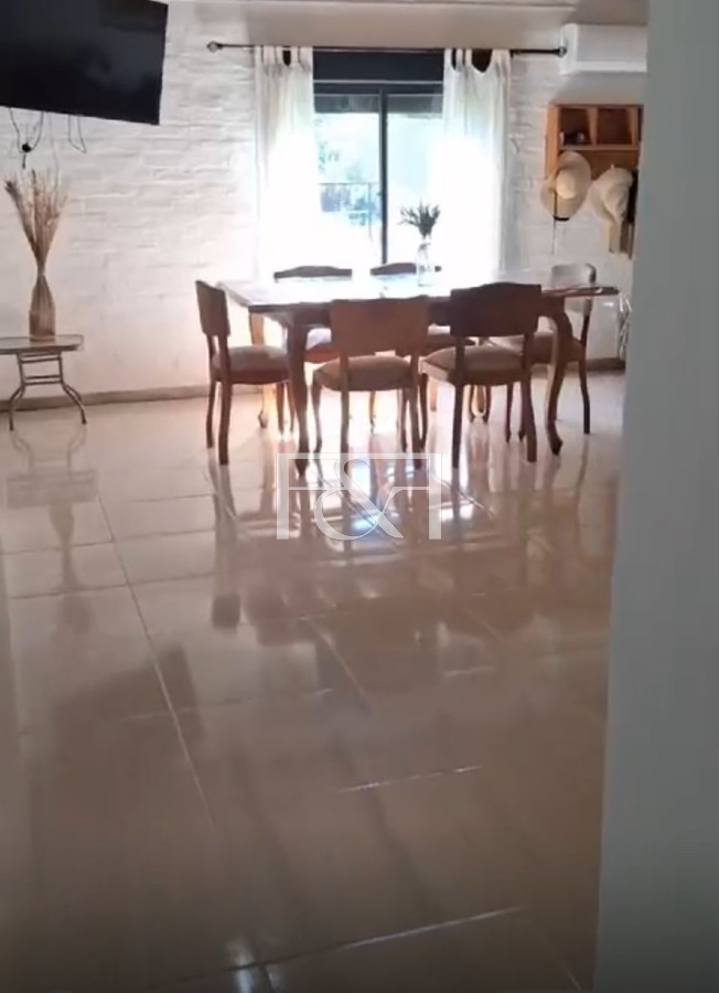 Casa ID.2822 - Venta hermosa casa 2 dormitorios, 2 Baños , terreno. Santa Ana  