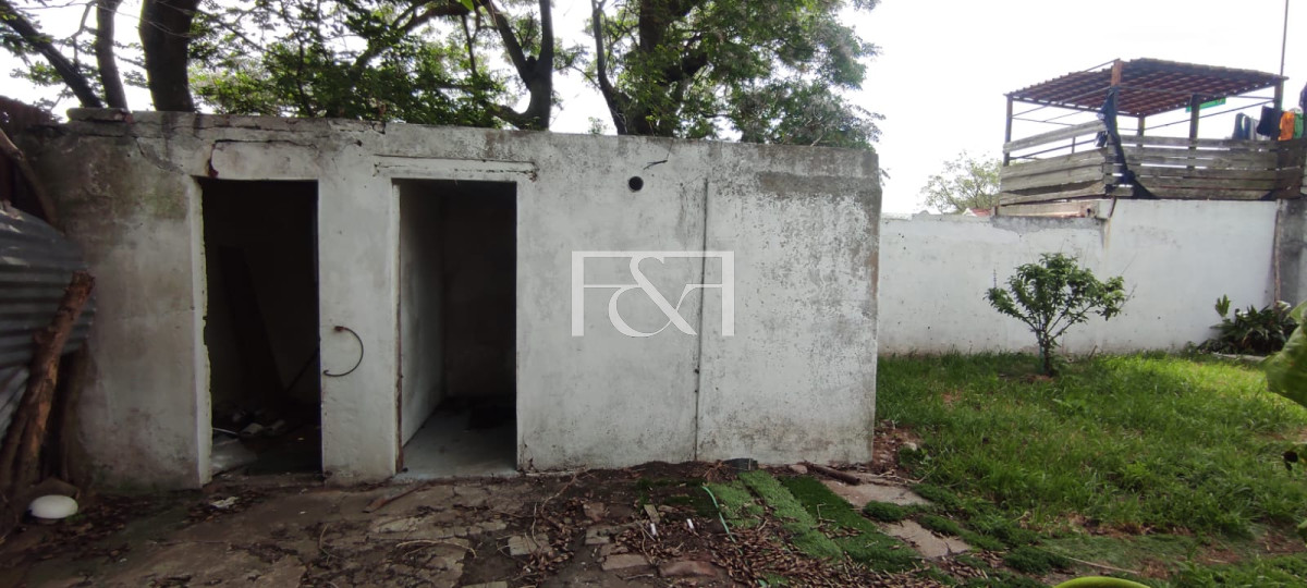 Casa ID.1282 - Venta Casa Terreno La Teja 