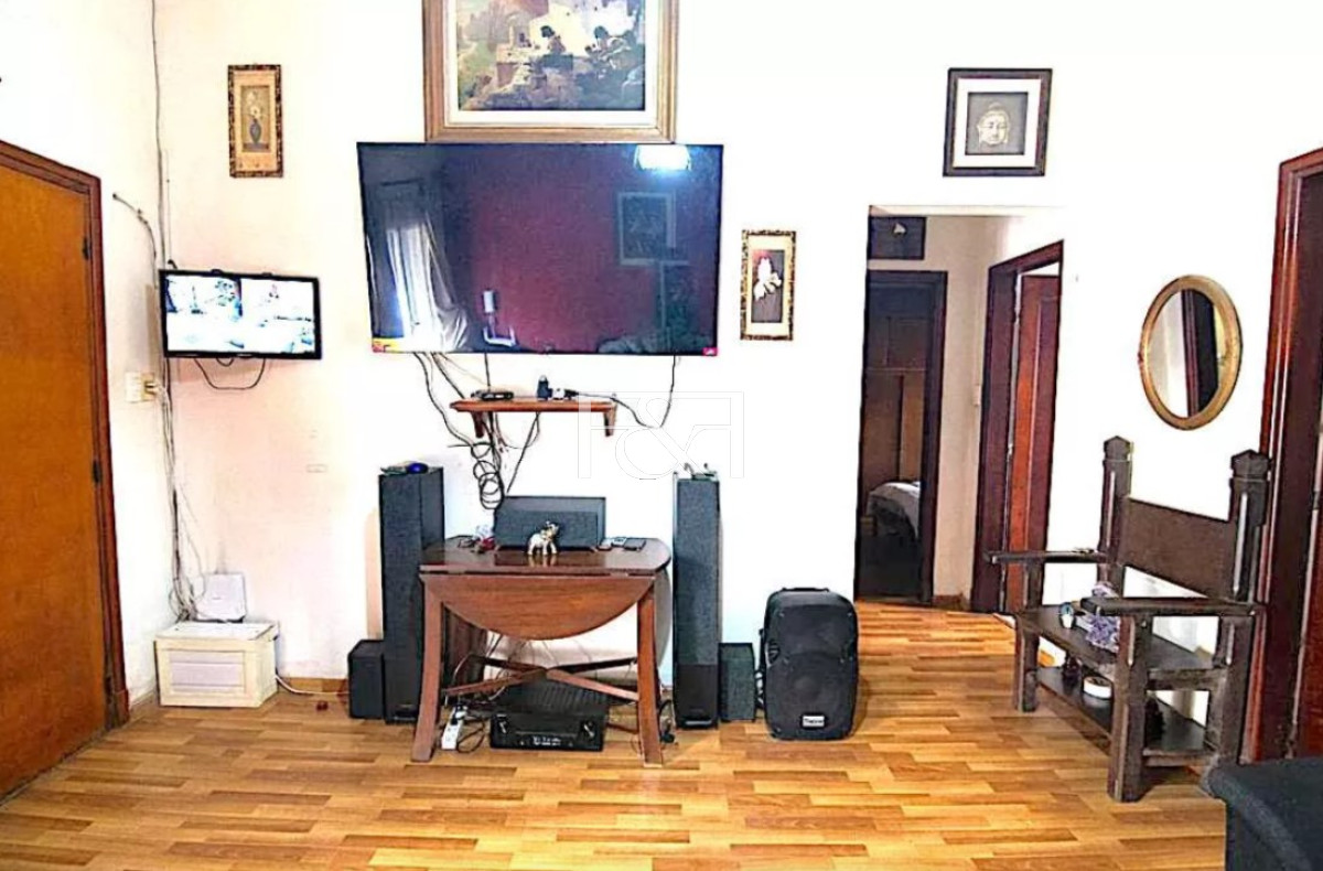Casa ID.2701 - VENTA CASA 2 DORM. CON COCHERA Y JARDÍN EN BUCEO