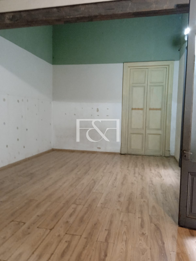 Casa ID.2255 - ¡ATENCIÓN INVERSIONISTAS! VENTA CASA DE 20 DORMITORIOS EN AV. AGRACIADA