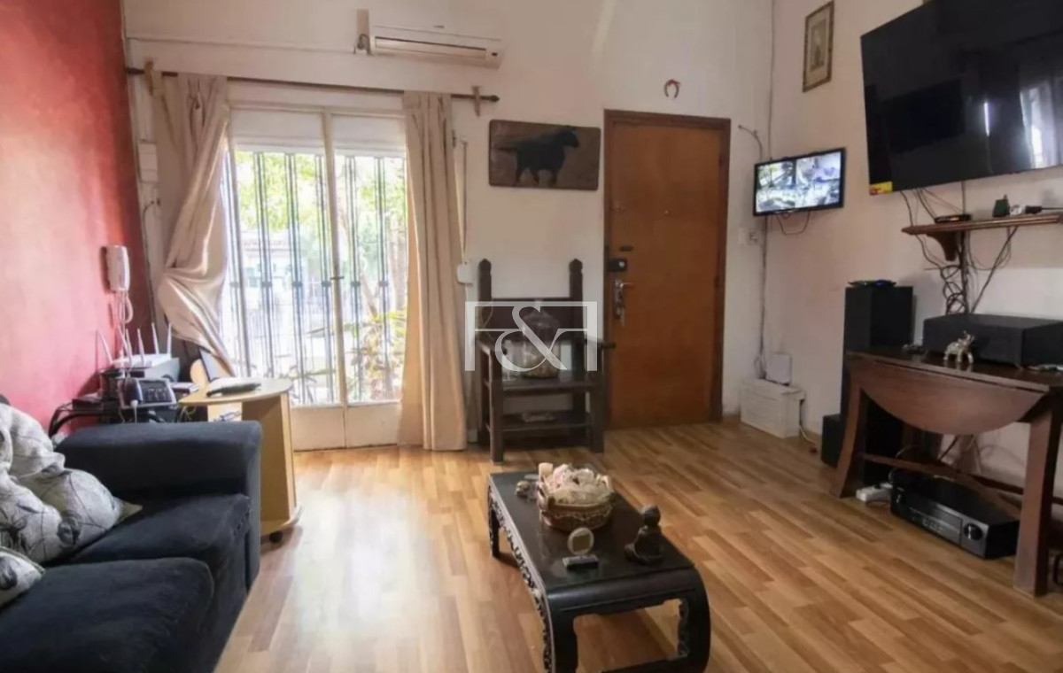 Casa ID.2701 - VENTA CASA 2 DORM. CON COCHERA Y JARDÍN EN BUCEO