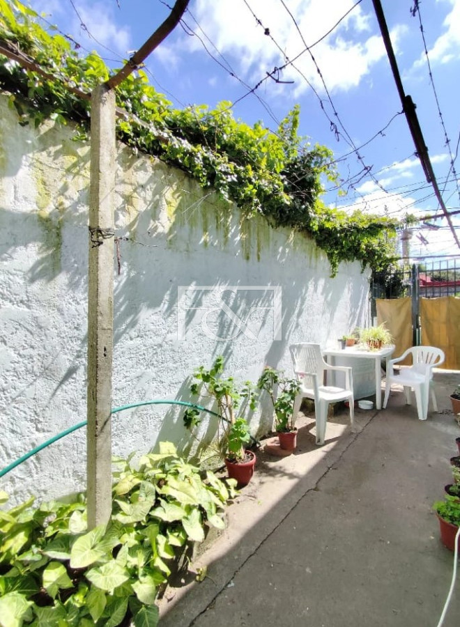 Casa ID.2642 - VENTA CASA DE DOS DORMITORIOS CON PATIO EN COLÓN