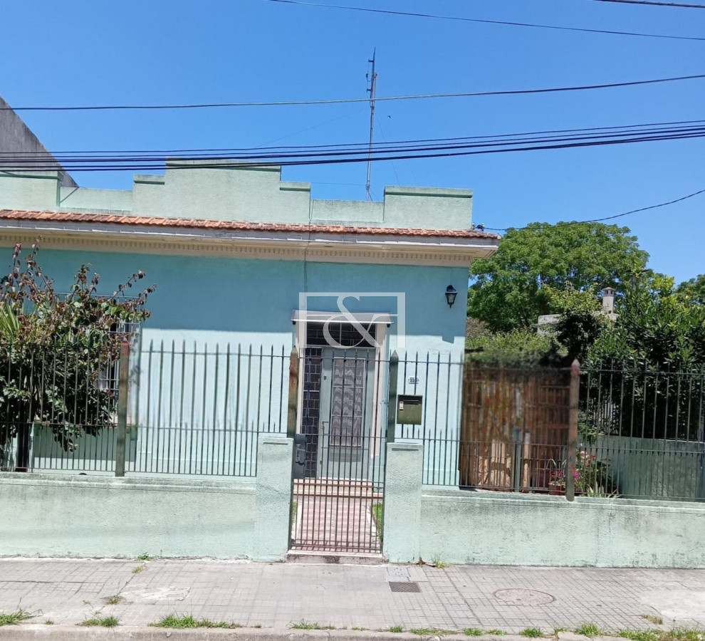 Casa ID.2642 - VENTA CASA DE DOS DORMITORIOS CON PATIO EN COLÓN