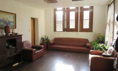 Venta Casa 5 dormitorios mas  10 ambientes ideal empresa o institución