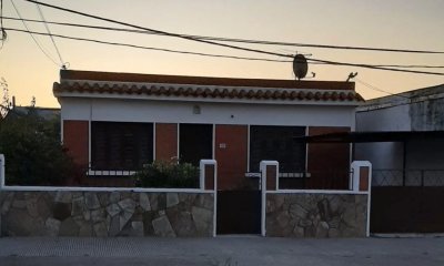 Casa En Venta De 5 Dormitorios C/ Cochera En Villa Española