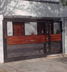 VENTA CASA 5 DORMITORIOS CON GARAGE EN TRES CRUCES