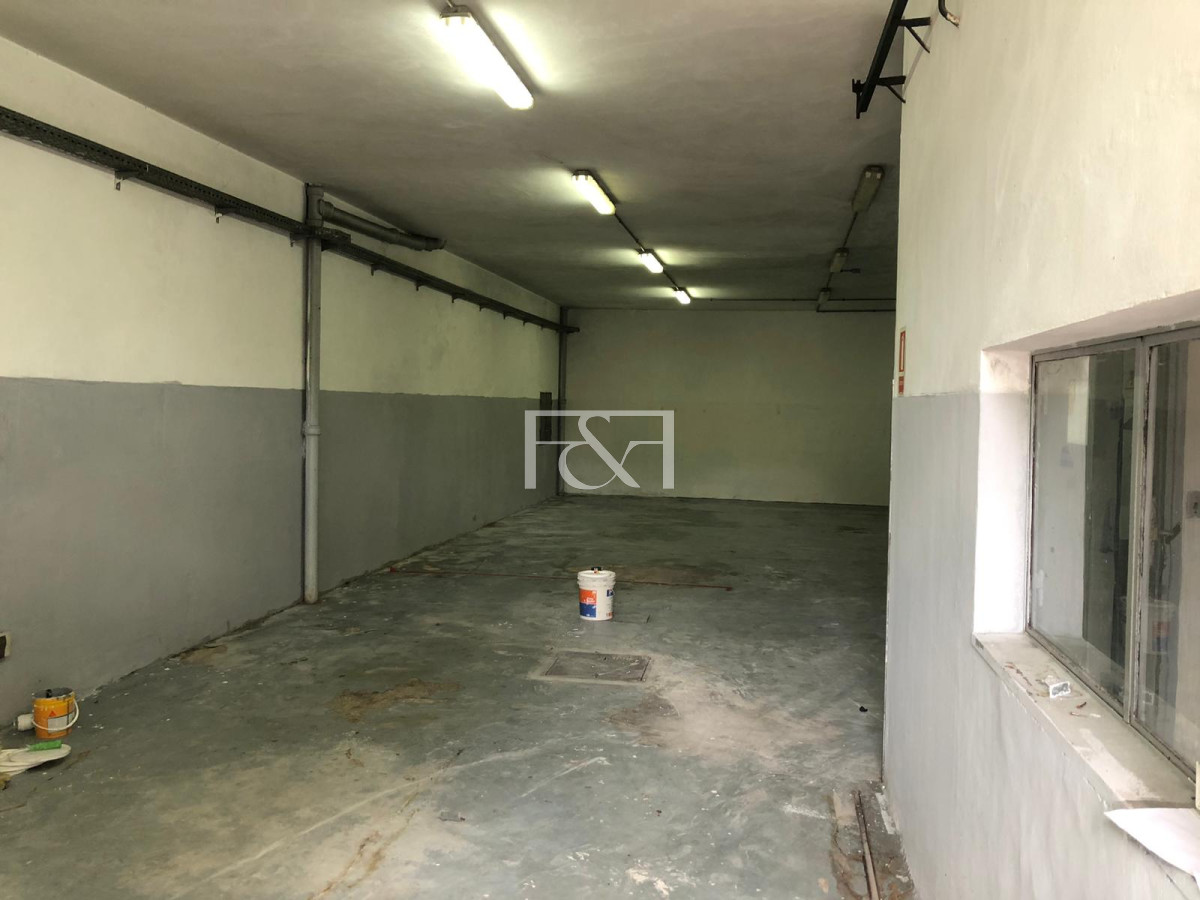 Local Comercial ID.2552 - Venta de Local Con Casa en Sayago