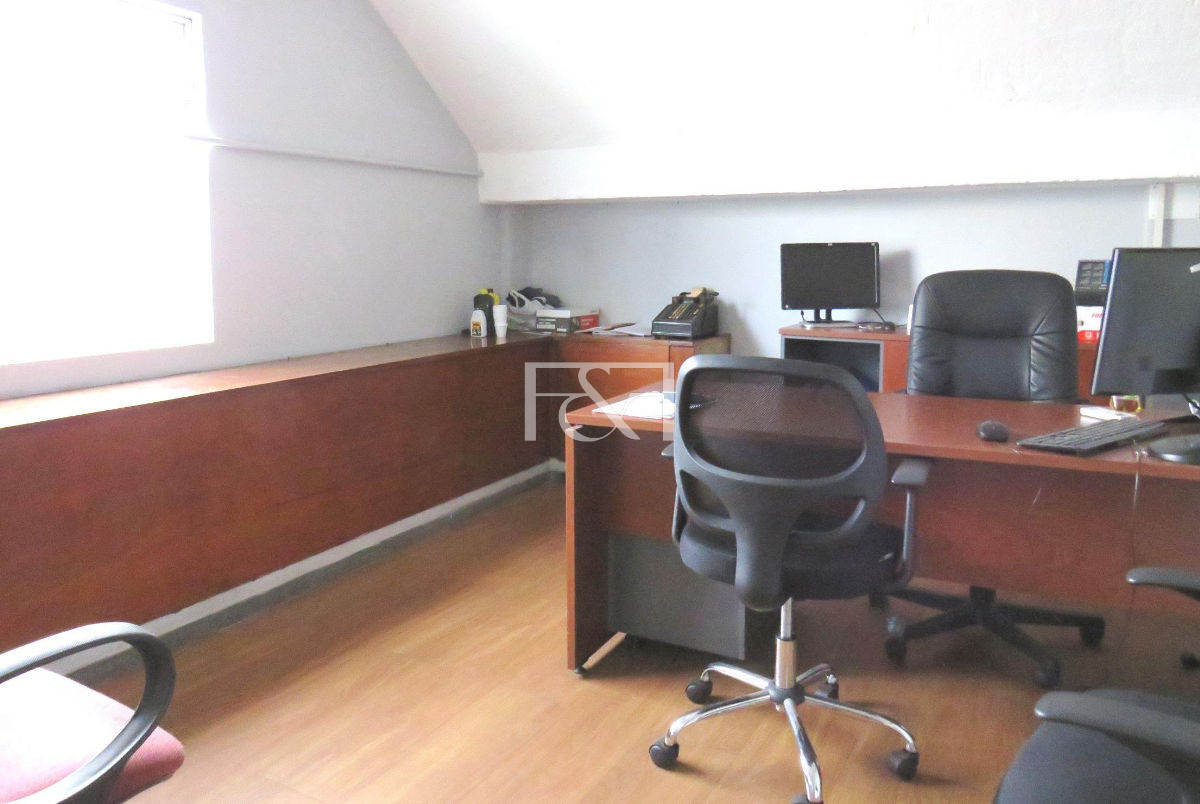Local Comercial ID.1239 - Oportunidad Venta Local excelente zona y estado part/inversor