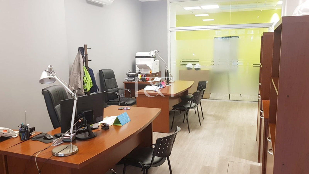 Local Comercial ID.1271 - Venta excelente Local Comercial Solo para inversión