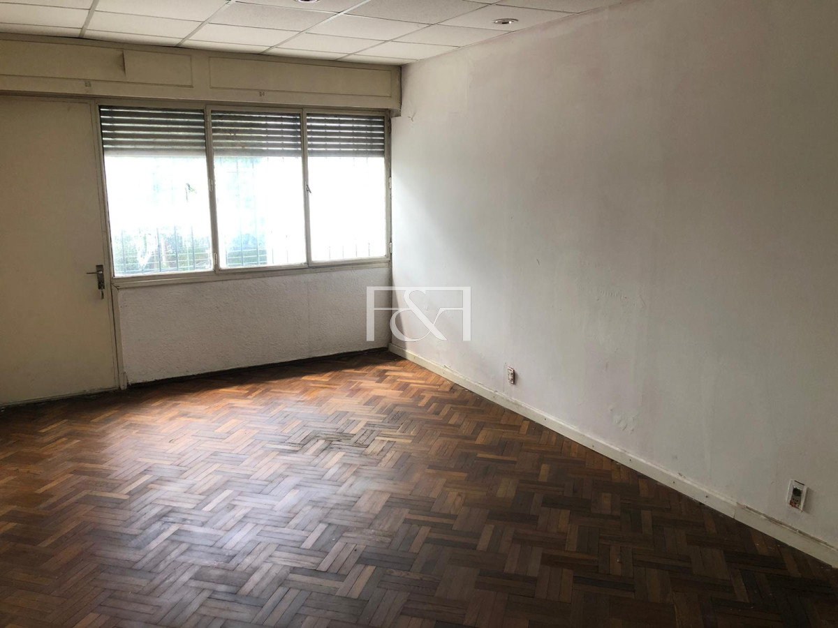 Local Comercial ID.2552 - Venta de Local Con Casa en Sayago