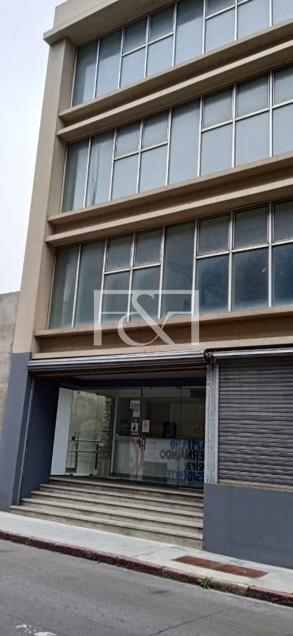 Local Comercial ID.2000 - Local Comercial En Alquiler Ubicado En Ciudad Vieja