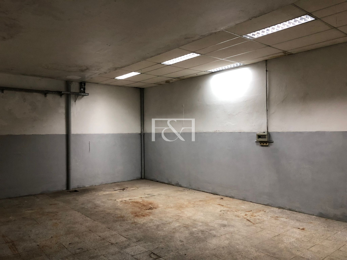 Local Comercial ID.2552 - Venta de Local Con Casa en Sayago