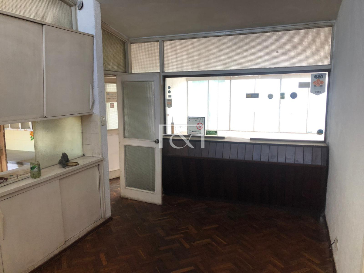 Local Comercial ID.2552 - Venta de Local Con Casa en Sayago