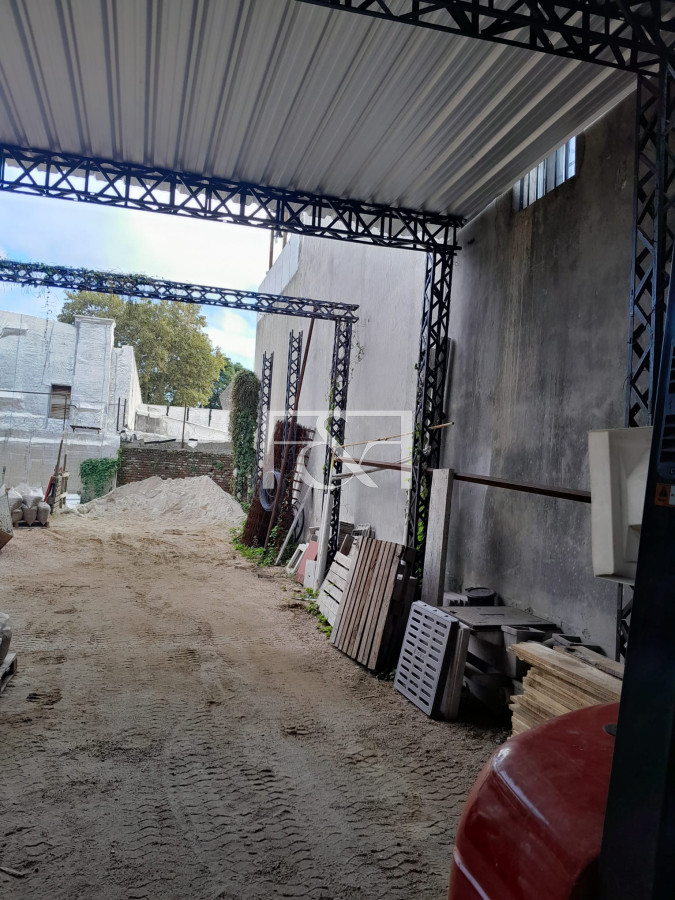 Local Comercial ID.2437 -  Venta de Local Comercial-Galpón -Depósito -Aguada -La comercial 