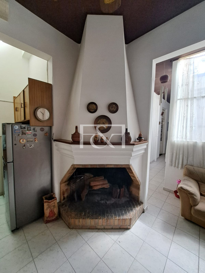 Local Comercial ID.2266 - Venta de Casa  de 4 dormitorios en La Comercial 
