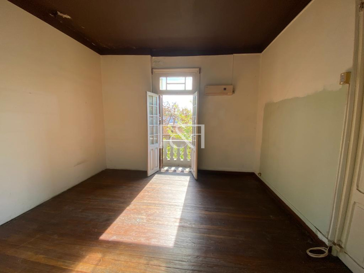 Local Comercial ID.2266 - Venta de Casa  de 4 dormitorios en La Comercial 