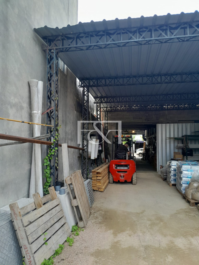 Local Comercial ID.2437 -  Venta de Local Comercial-Galpón -Depósito -Aguada -La comercial 