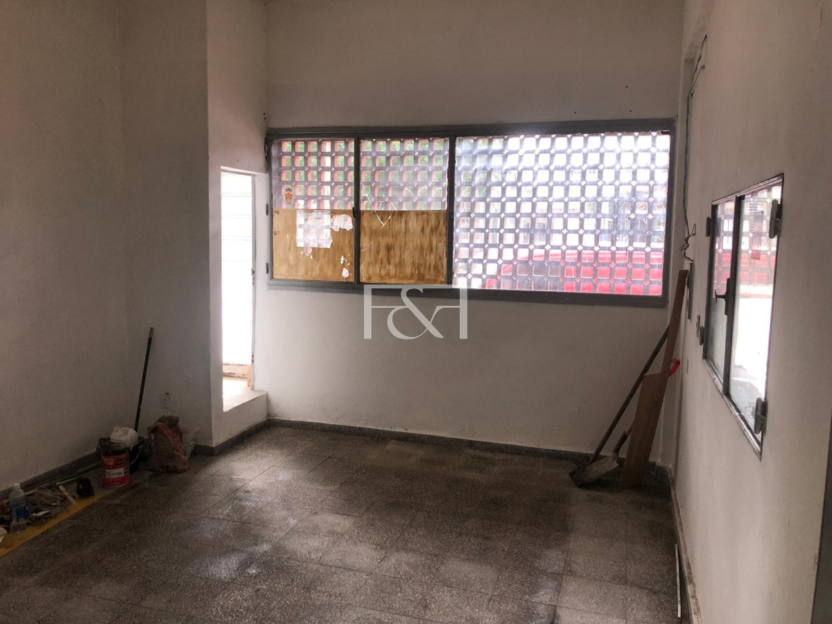 Local Comercial ID.2552 - Venta de Local Con Casa en Sayago
