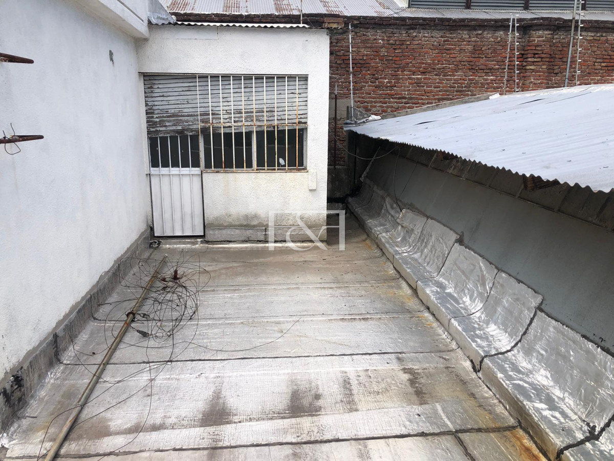 Local Comercial ID.2552 - Venta de Local Con Casa en Sayago